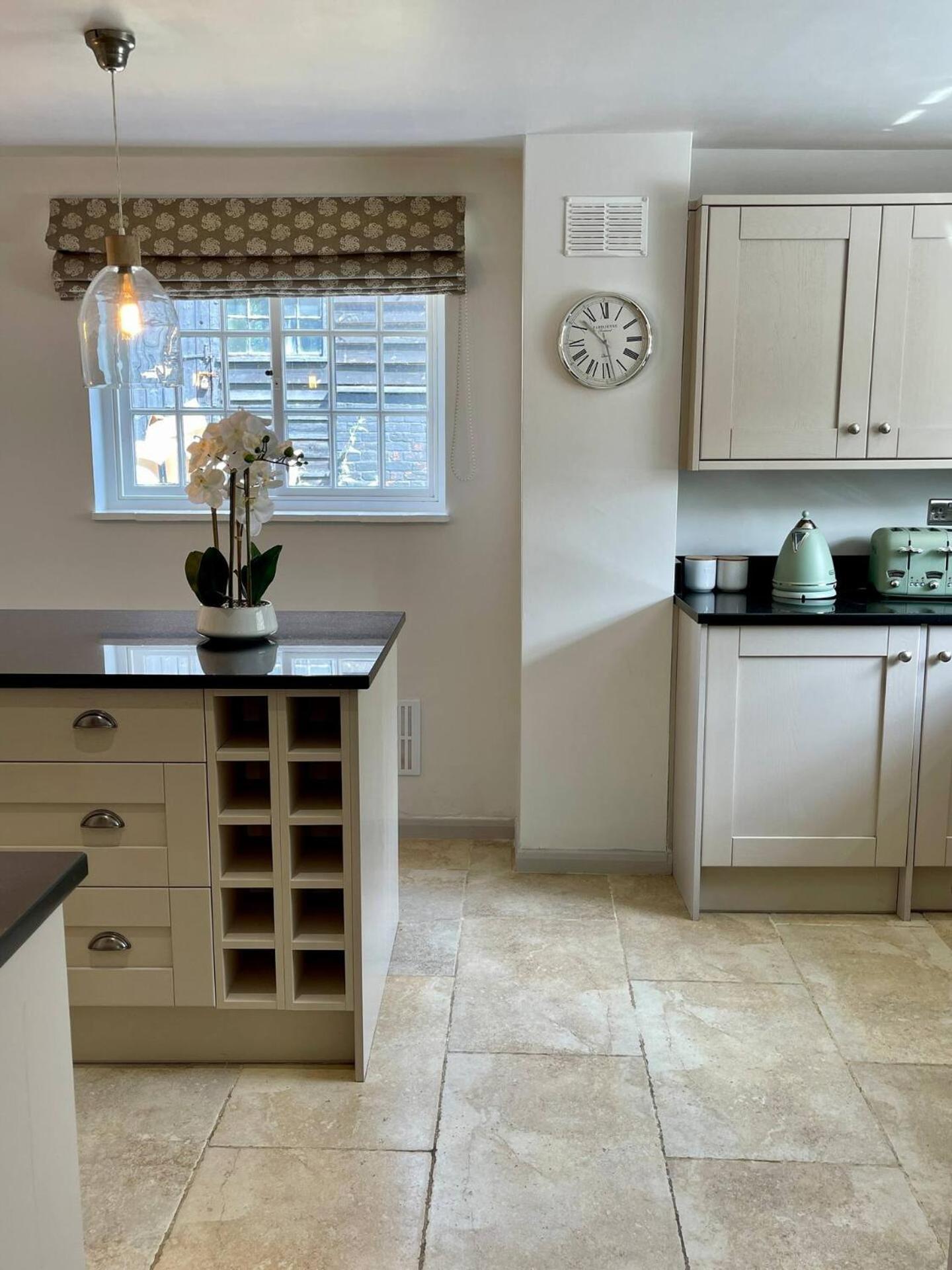 Elegant Oak Beamed House In Pretty Village - Cambridge Homehost Buckden  Екстериор снимка
