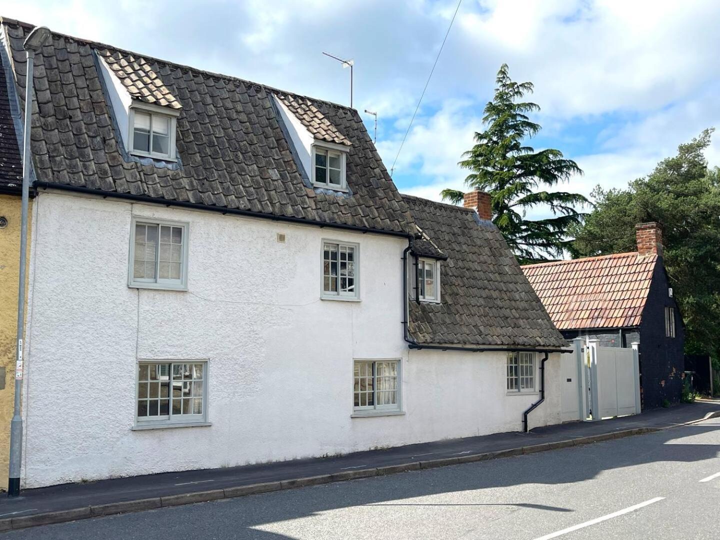 Elegant Oak Beamed House In Pretty Village - Cambridge Homehost Buckden  Екстериор снимка
