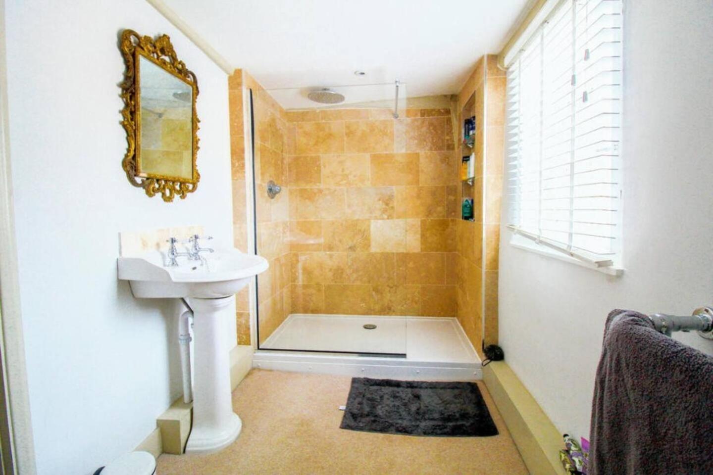 Elegant Oak Beamed House In Pretty Village - Cambridge Homehost Buckden  Екстериор снимка