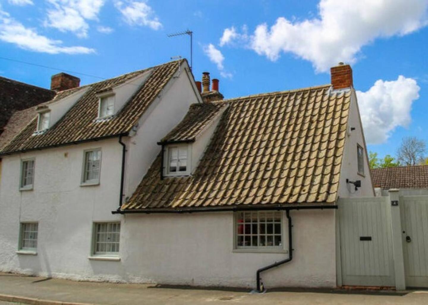 Elegant Oak Beamed House In Pretty Village - Cambridge Homehost Buckden  Екстериор снимка